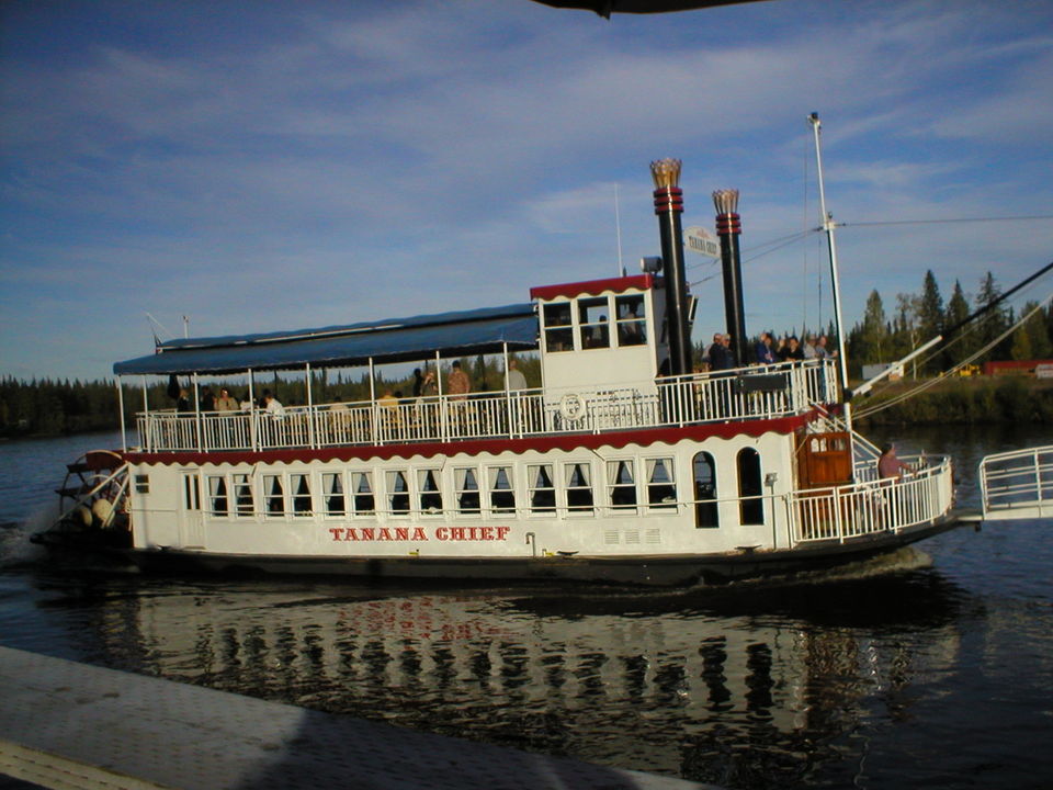 Fairbanks, AK: One of the nice tourist attractions in Fairbanks, adventure by riverboat
