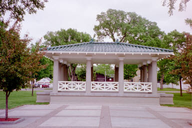 Litchfield, MN: Central Park bandstand