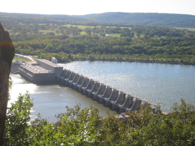Ozark, AR: Ozark dam