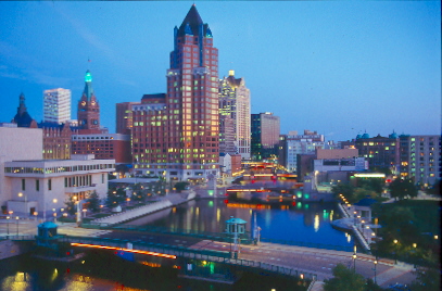 Milwaukee, WI: Downtown Milwaukee with the Milwaukee River.