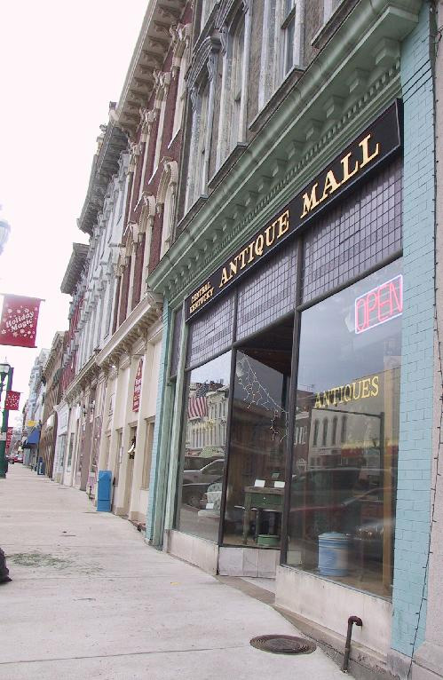 Georgetown, KY : Looking East on Main Street