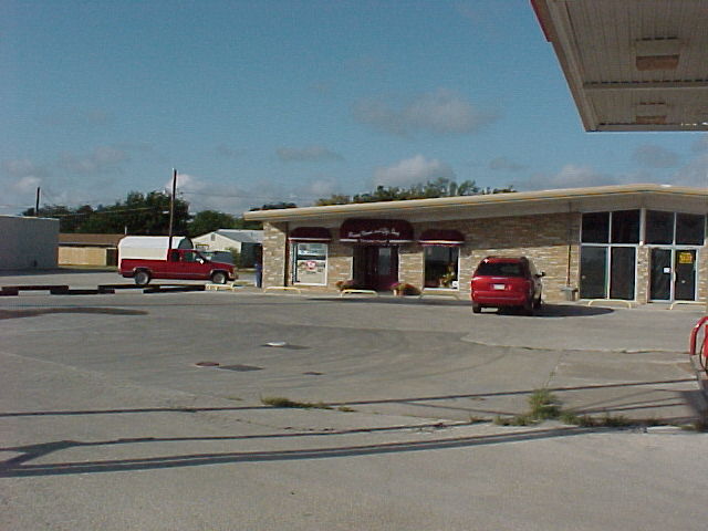 Roscoe, TX : Gas on the interstate, the place to shop if you need gas.