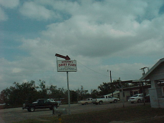 Roscoe, TX : For a good hamburger or Mexican food.