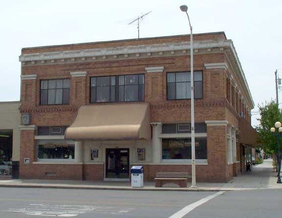 Riverbank, CA: Chamber of Commerce Office (former Delta Bank Building)