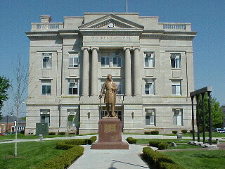 Richmond, MO : Richmond Courthouse and Alexander Doniphan statue