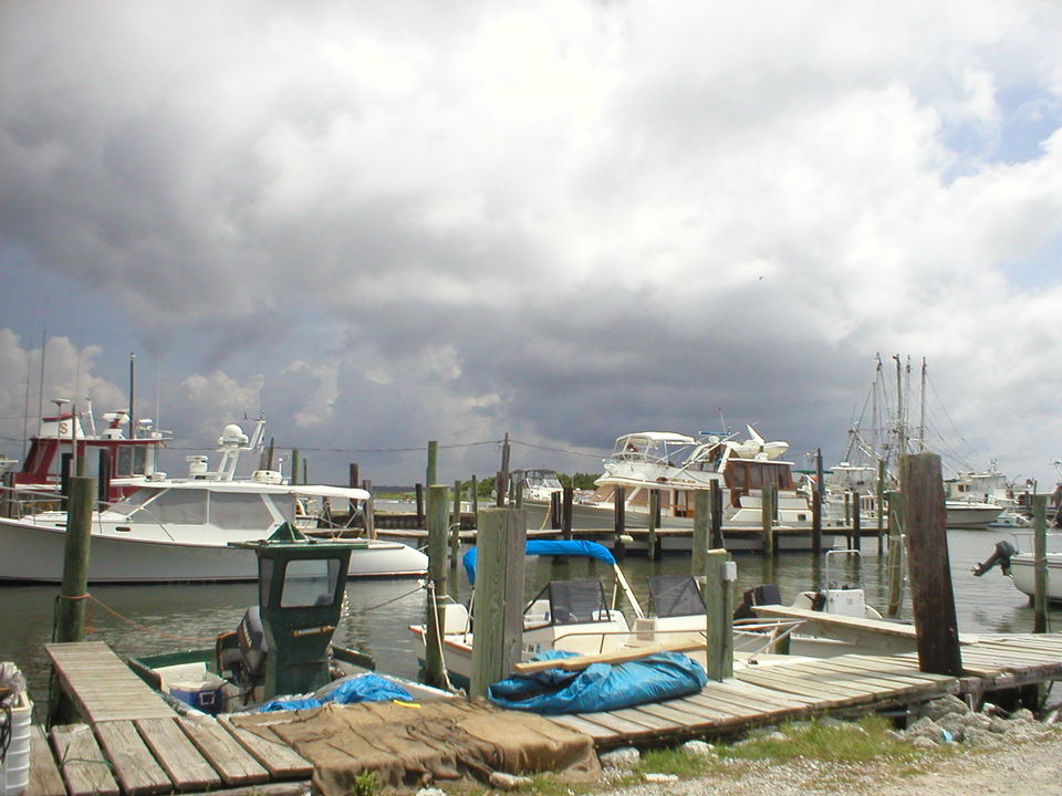 Sneads Ferry, NC: Just before a storm at Swan Point Marina, Sneads Ferry