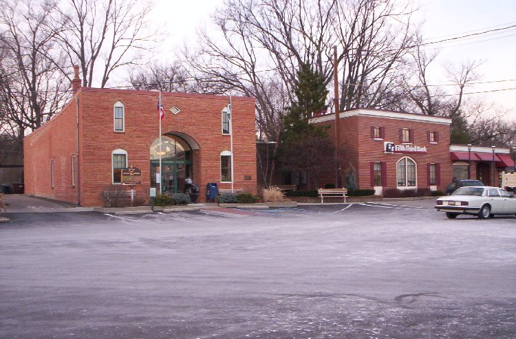 Glendale, OH: Village Office on Square