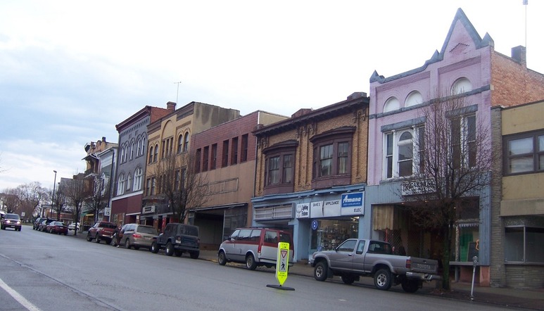 Vandergrift, PA: Looking up Grant Avenue