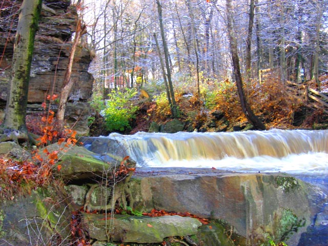 Olmsted Falls, OH: Olmsted Falls Park, Falls in Autumn