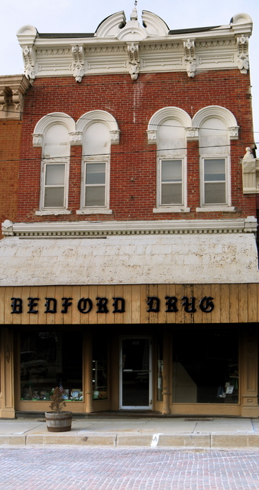 Bedford, IA: The local drugstore.