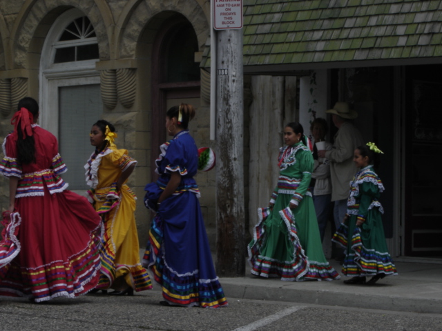 Vale, OR : Cinco de Mayo Dancers '05