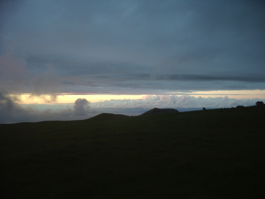 Waipio, HI : Waipio, Maui covered by clouds in distance