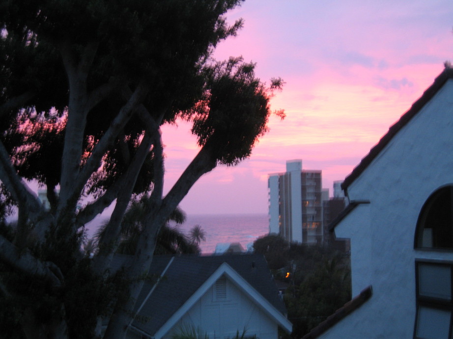 Honolulu, HI : Sunset from home in Honolulu