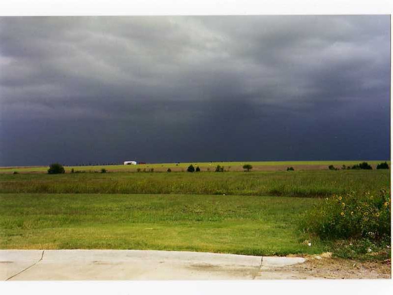 Mart, TX: Storm approaching, south of Mart off County Line Road