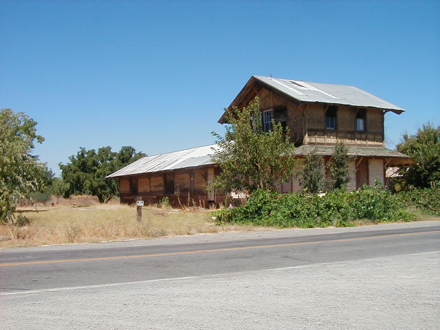 Esparto, CA : The old railroad depot