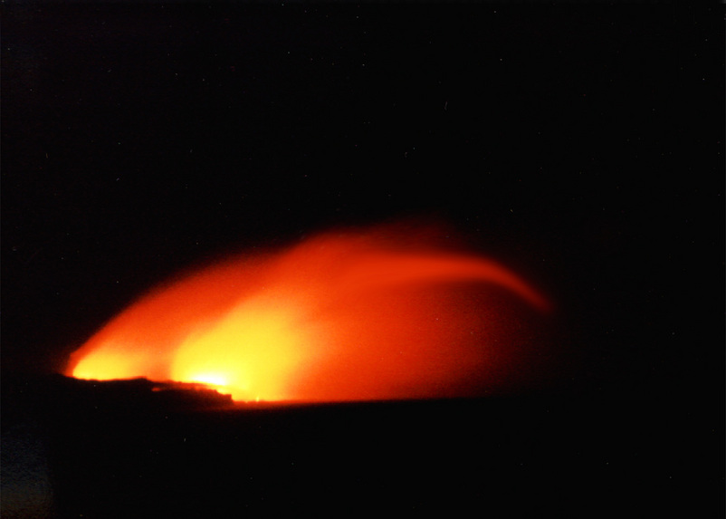 Volcano, HI : Kiluea Volcano erupting in January 2000