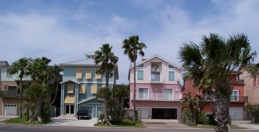 Port Aransas, TX : Beautiful Homes on W. Cotter Ave.