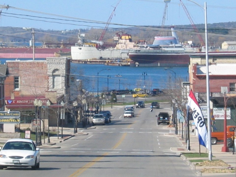 Sturgeon Bay, WI : Downtown view of the harbor and its cargo ships