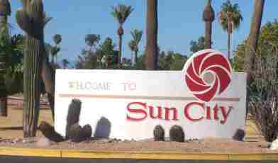 Sun City West, AZ: Sign at entrance to Sun City