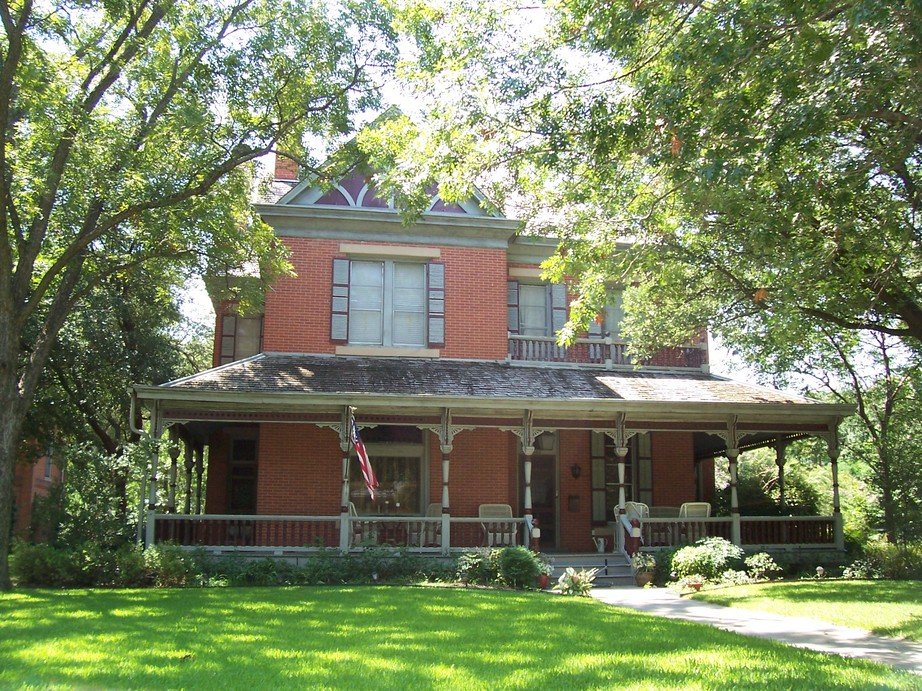 Gainesville, TX : Historic Victorian Home