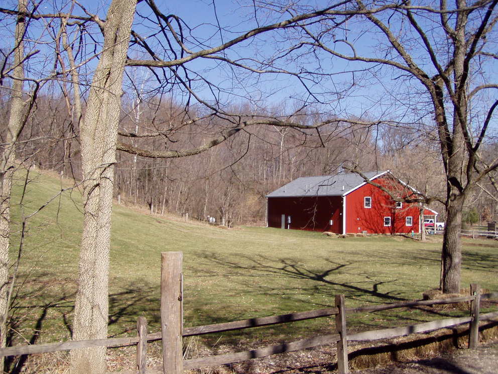 Avon, IN: Red Barns are found all over this community