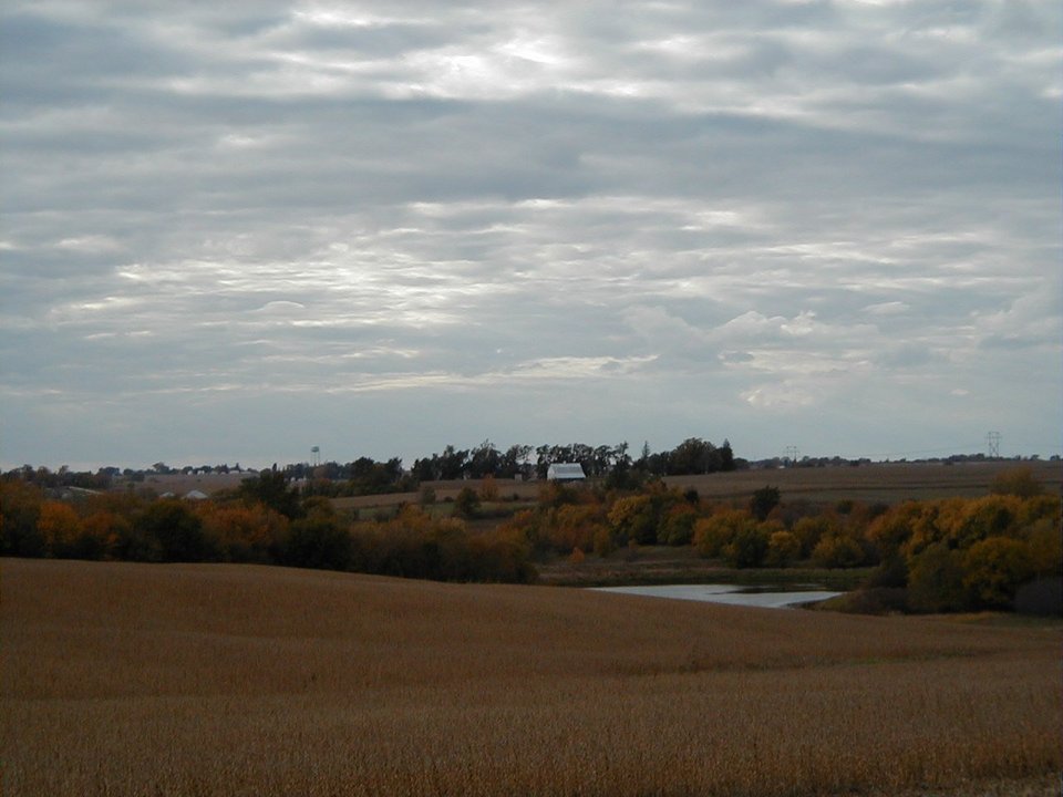 West Des Moines, IA: Barn in the distance Oct. 01