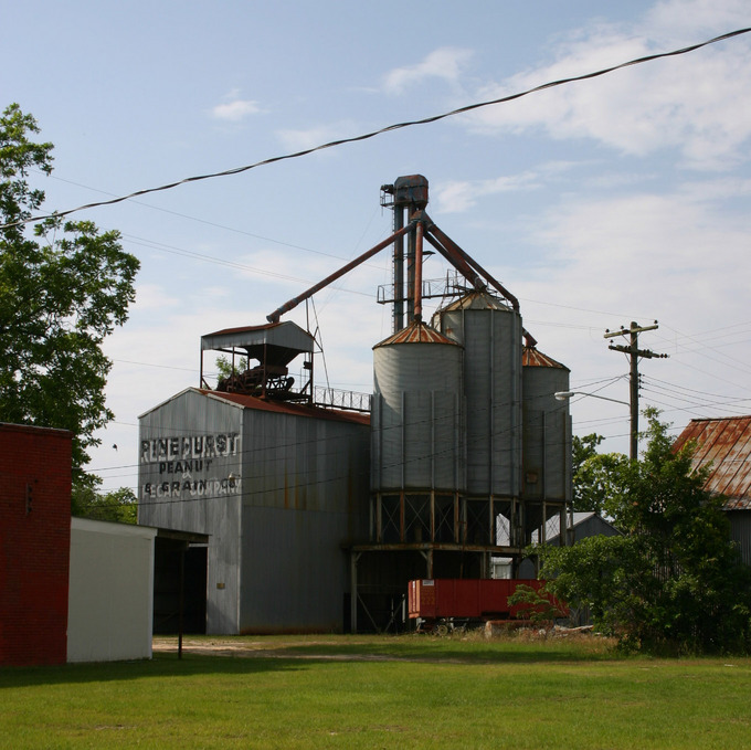 Pinehurst, GA: Pinehurst Peanut & Grain Company