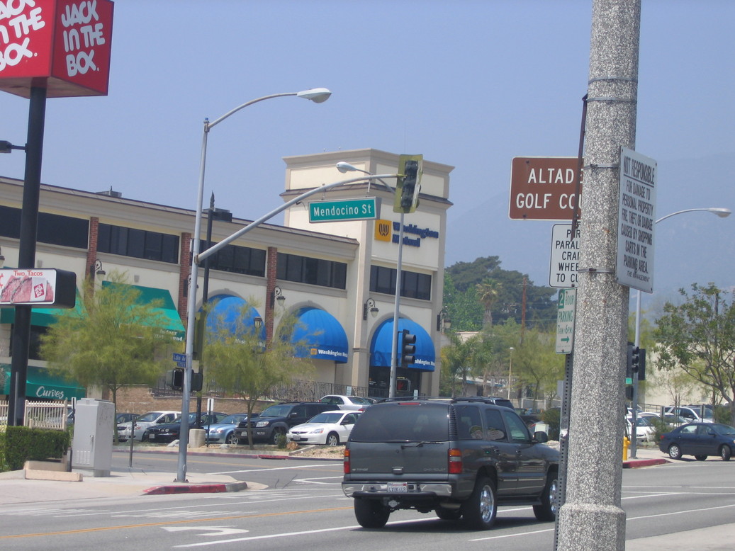 Altadena, CA: This is a picture of the Altadena, CA on North Lake Ave.
