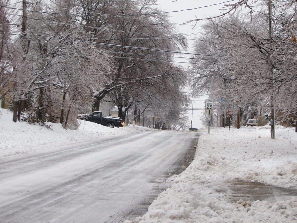 Doylestown, OH : S. Portage St. April 2005
