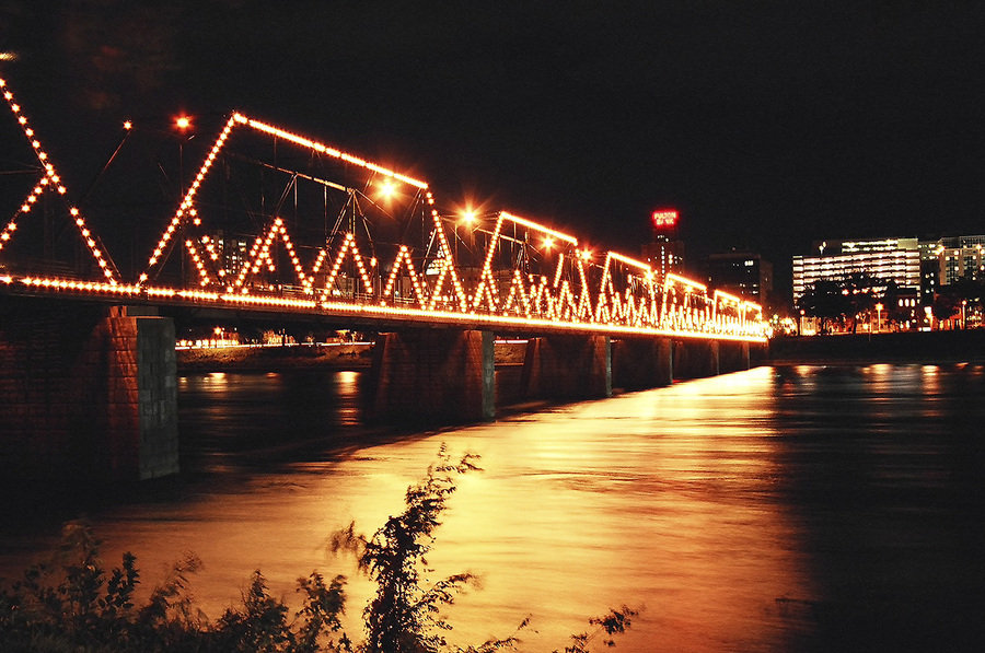 Harrisburg, PA: Walnut Street Bridge at night