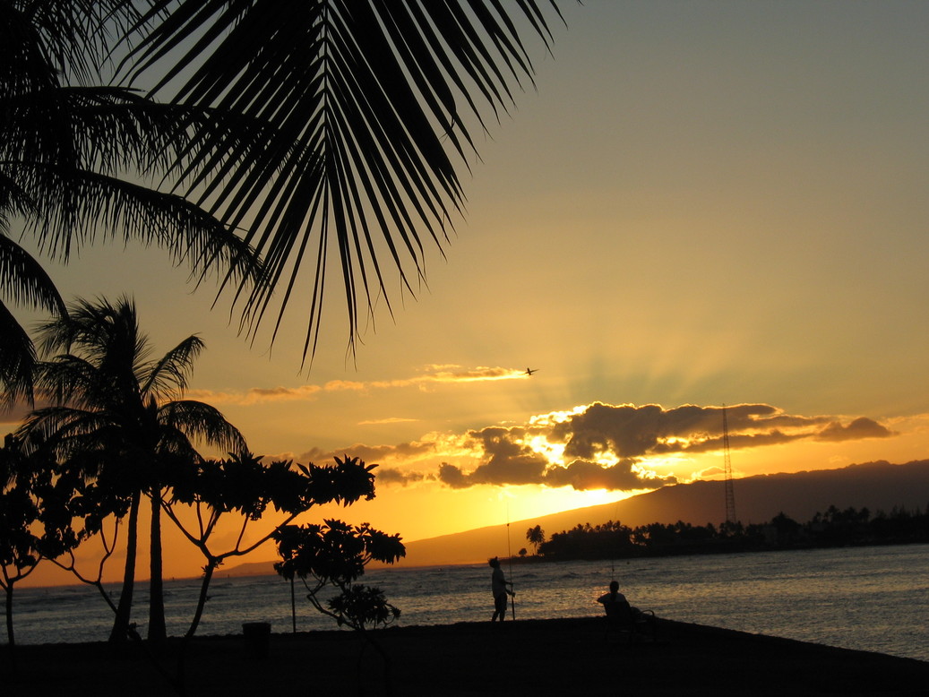 Honolulu, HI: Honolulu Ala Moana Magic Island Sunset