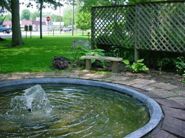 Fountain City, IN: A fountain in the City Park in Fountain City, Indiana