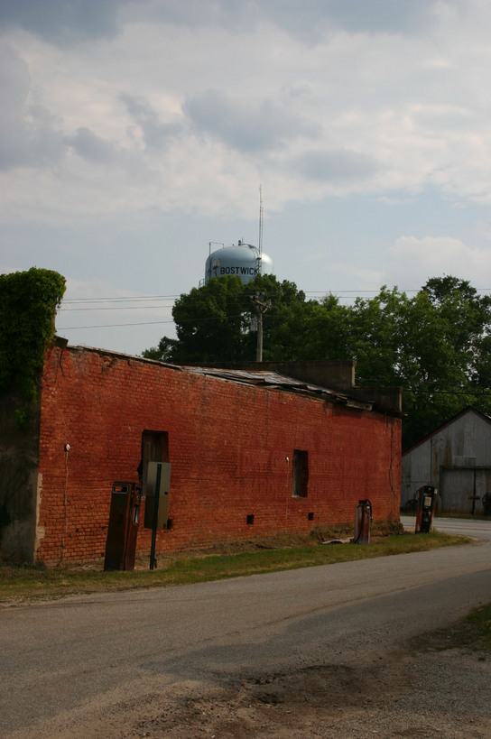 Bostwick, GA: Water Tower & Abandoned Building