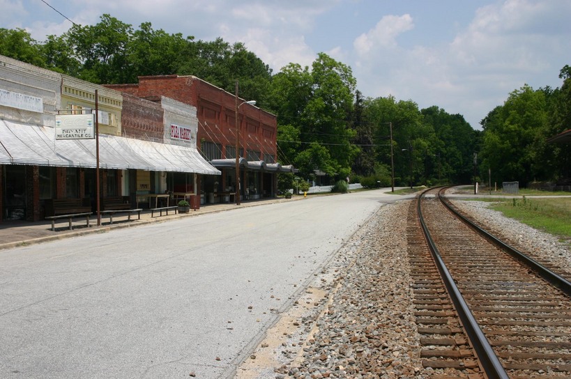 Bartow, GA : Looking North on Railroad Ave - old business center