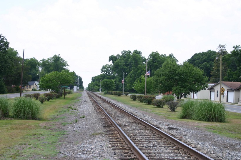 Surrency, GA: Looking North down tracks from center of town