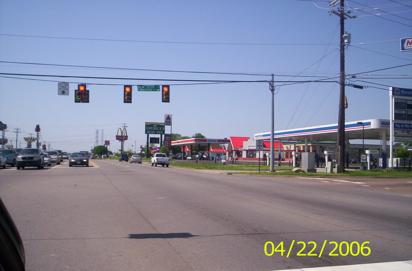 Clarksville, TN: coming off the highway facing down town..