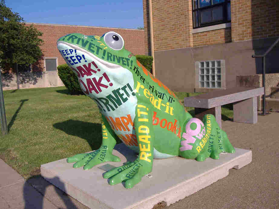 East Moline, IL: Library Reading Frog Statue