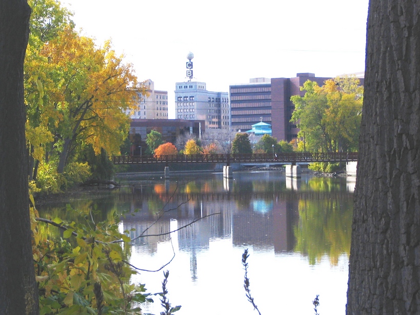 Flint, MI: Flint -Looking across the Flint river to the Citizen's Bank Building downtown