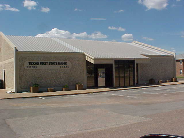 Riesel, TX : Texas First State Bank in Riesel