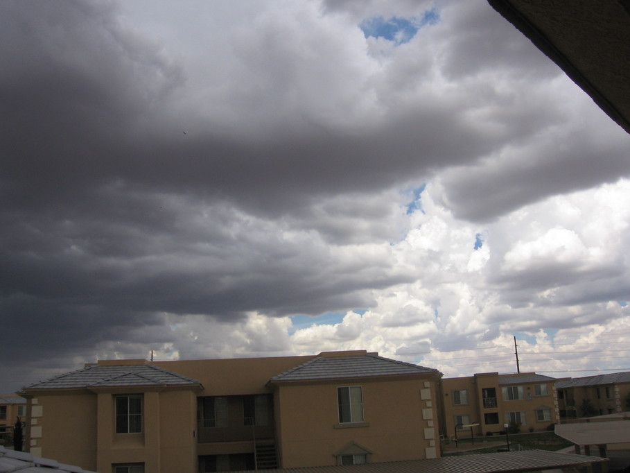Sierra Vista, AZ: stormy and sunny clouds