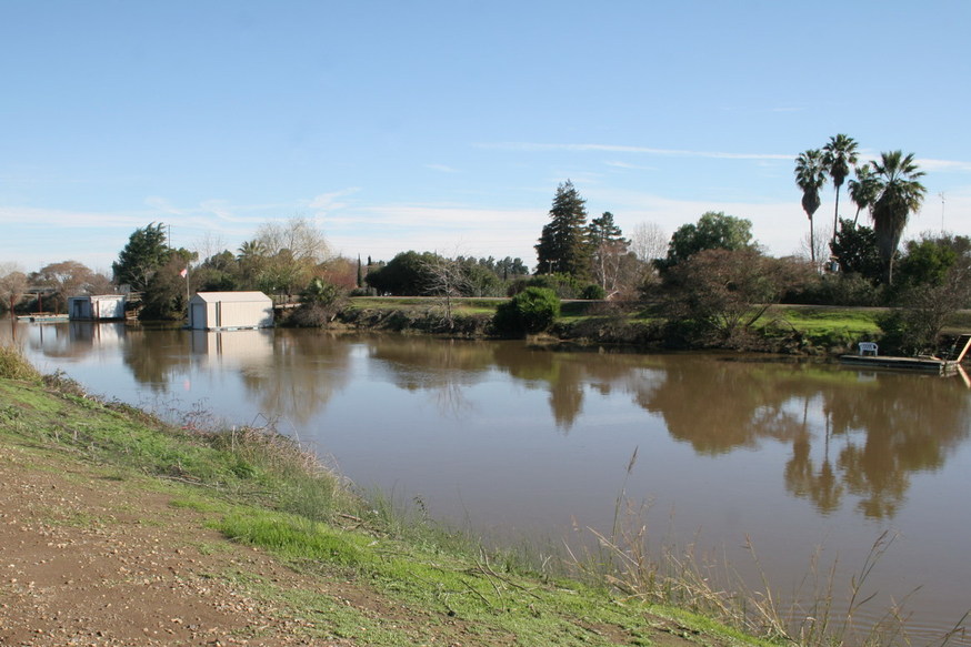 Stockton, CA : The Calaveras River, just West of Interstate 5