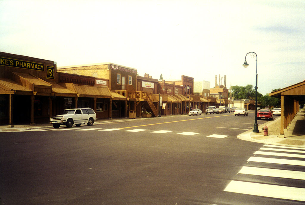 Annandale, MN: I visited Annandale in the year 2000. It's my favorite photo.