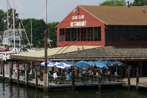 St. Michaels, MD: The Crab Claw Restaurant