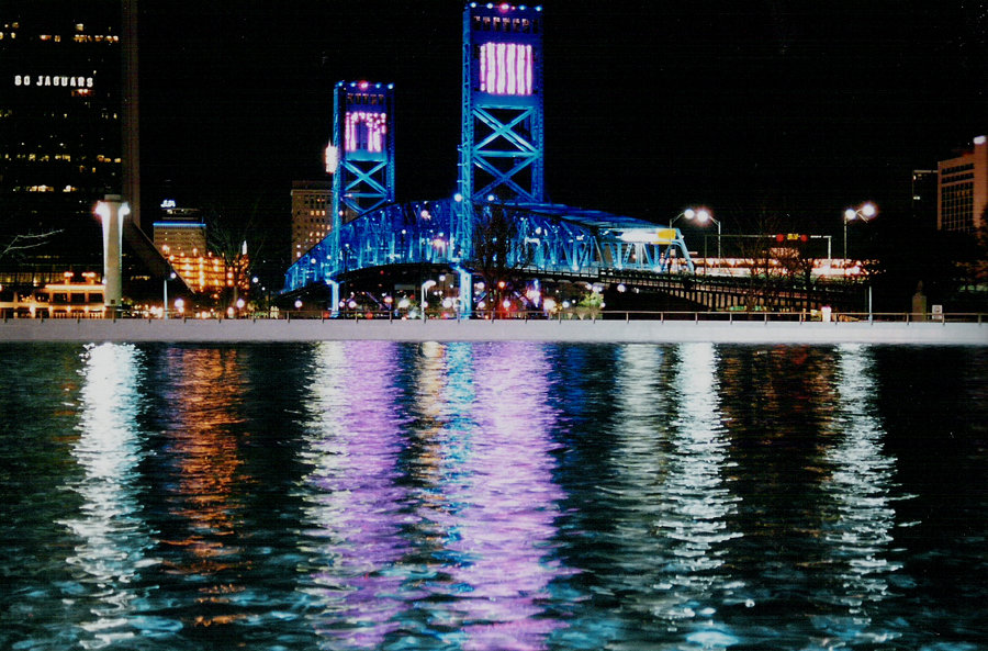 Jacksonville, FL: The Main St. Bridge at night from Friendship Fountain