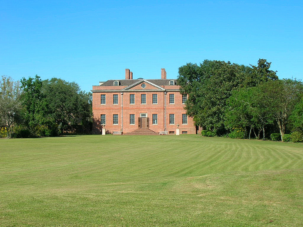 New Bern, NC: Tryon Palace's South Lawn