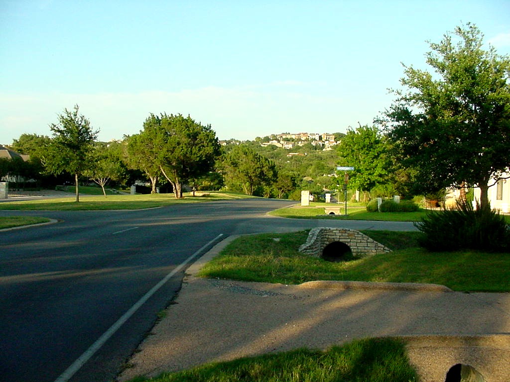 Lakeway, TX : Looking East on Lakeway Blvd at 