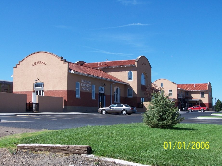Liberal, KS: Restored Depot & Hotel, now Chamber of Commerce & VA Clinic