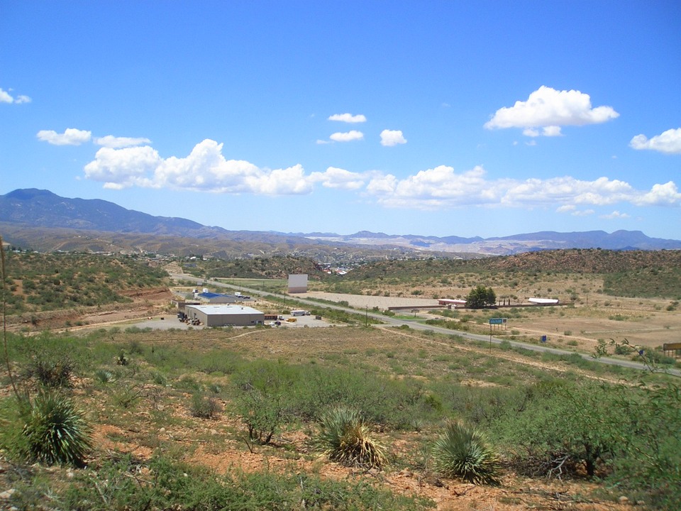 Globe, AZ: Overview of Globe - Drive in theater in center