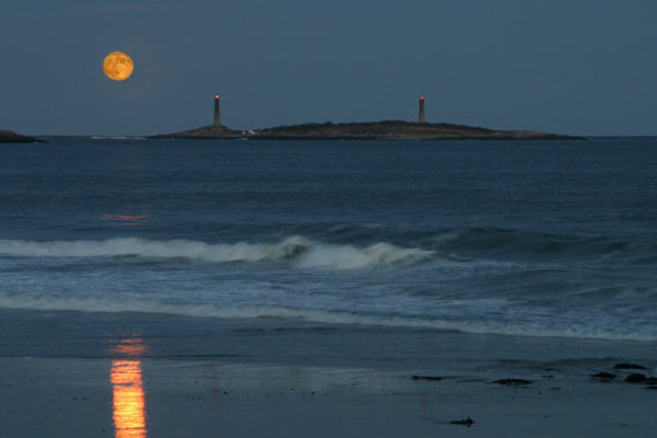 Gloucester, MA: Moon Rise Over Thachers Island
