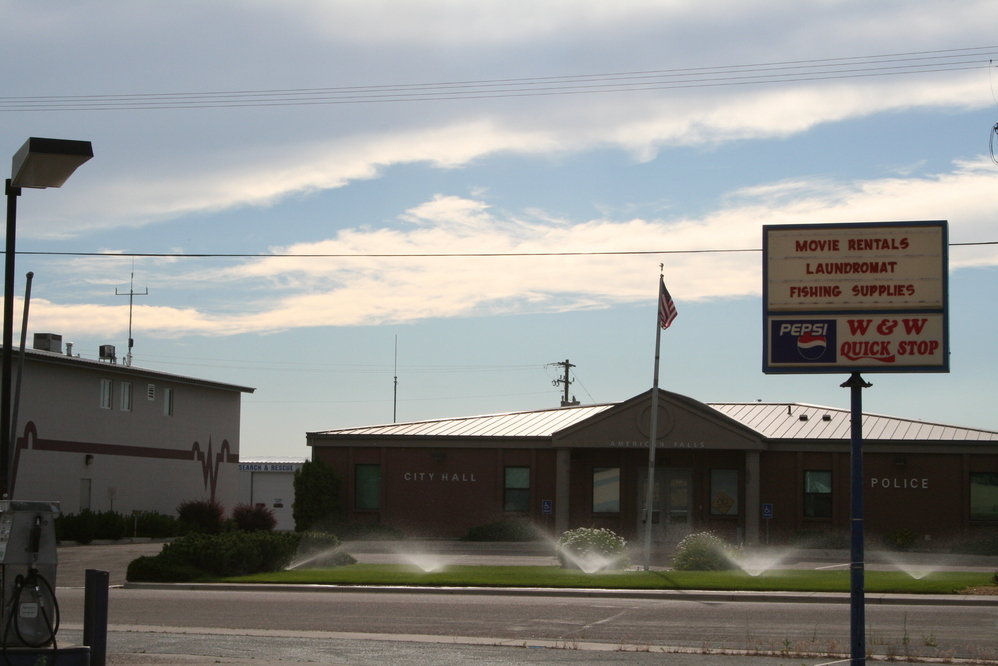 American Falls, ID : police station 